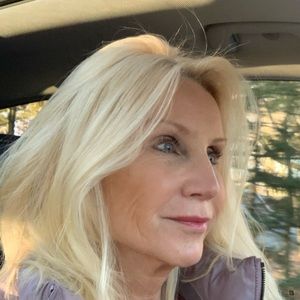 Meet your Posher, Holly